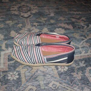 Toms- Classic shoes- size 10- July 4th!